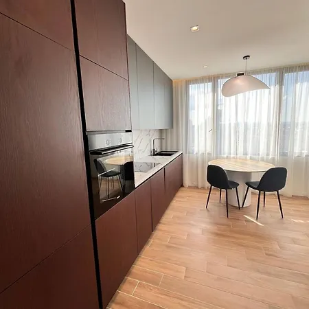 The Golden Luxury Downtown Apartman Tirana