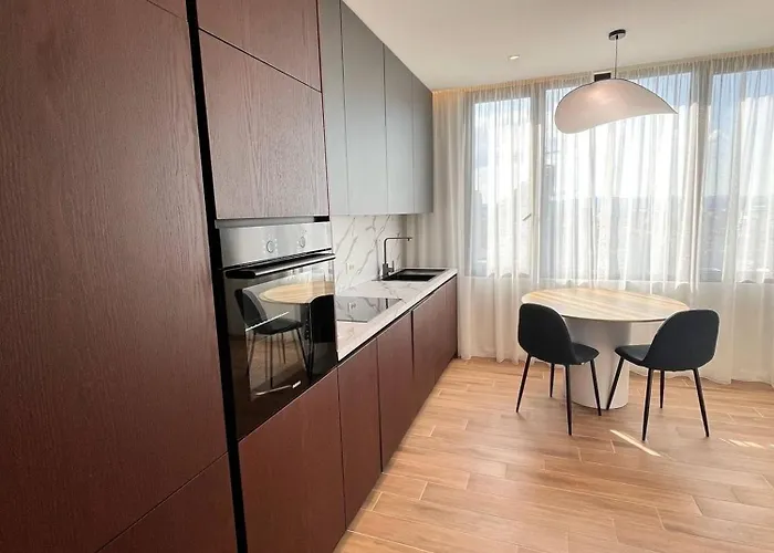 The Golden Luxury Downtown شقة تيرانا